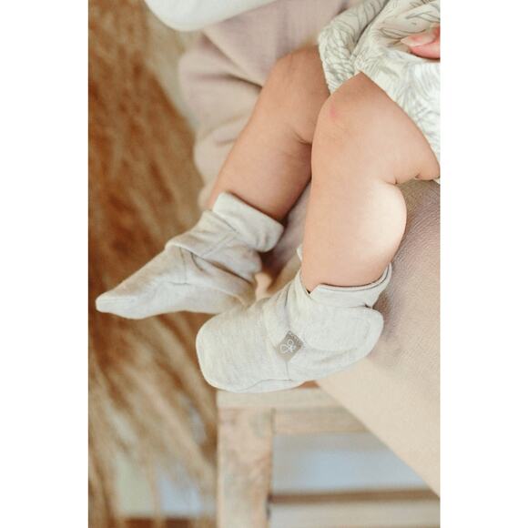 Goumi Kids Soft Stay-On Baby Boots Infant Booties Preemie Gray Bamboo Cotton NEW - Picture 3 of 6